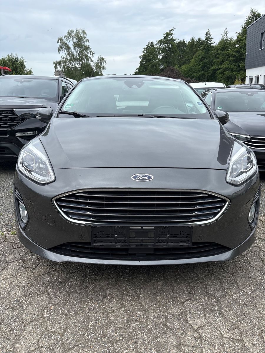 Fahrzeugabbildung Ford Fiesta Titanium Navi Klimaautomatik Sitzheizung
