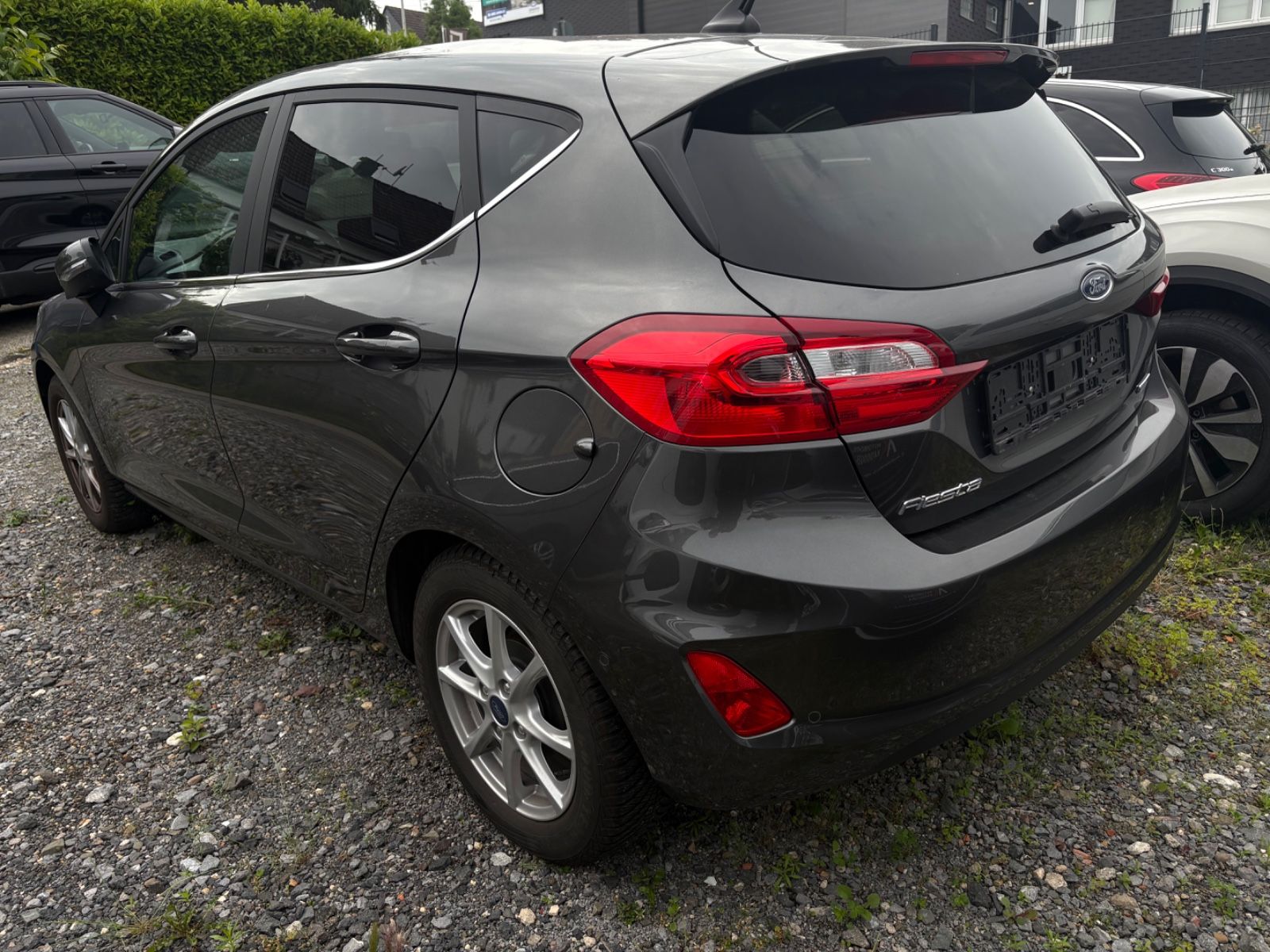 Fahrzeugabbildung Ford Fiesta Titanium Navi Klimaautomatik Sitzheizung
