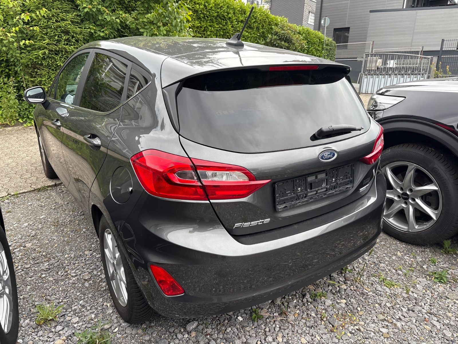 Fahrzeugabbildung Ford Fiesta Titanium Navi Klimaautomatik Sitzheizung