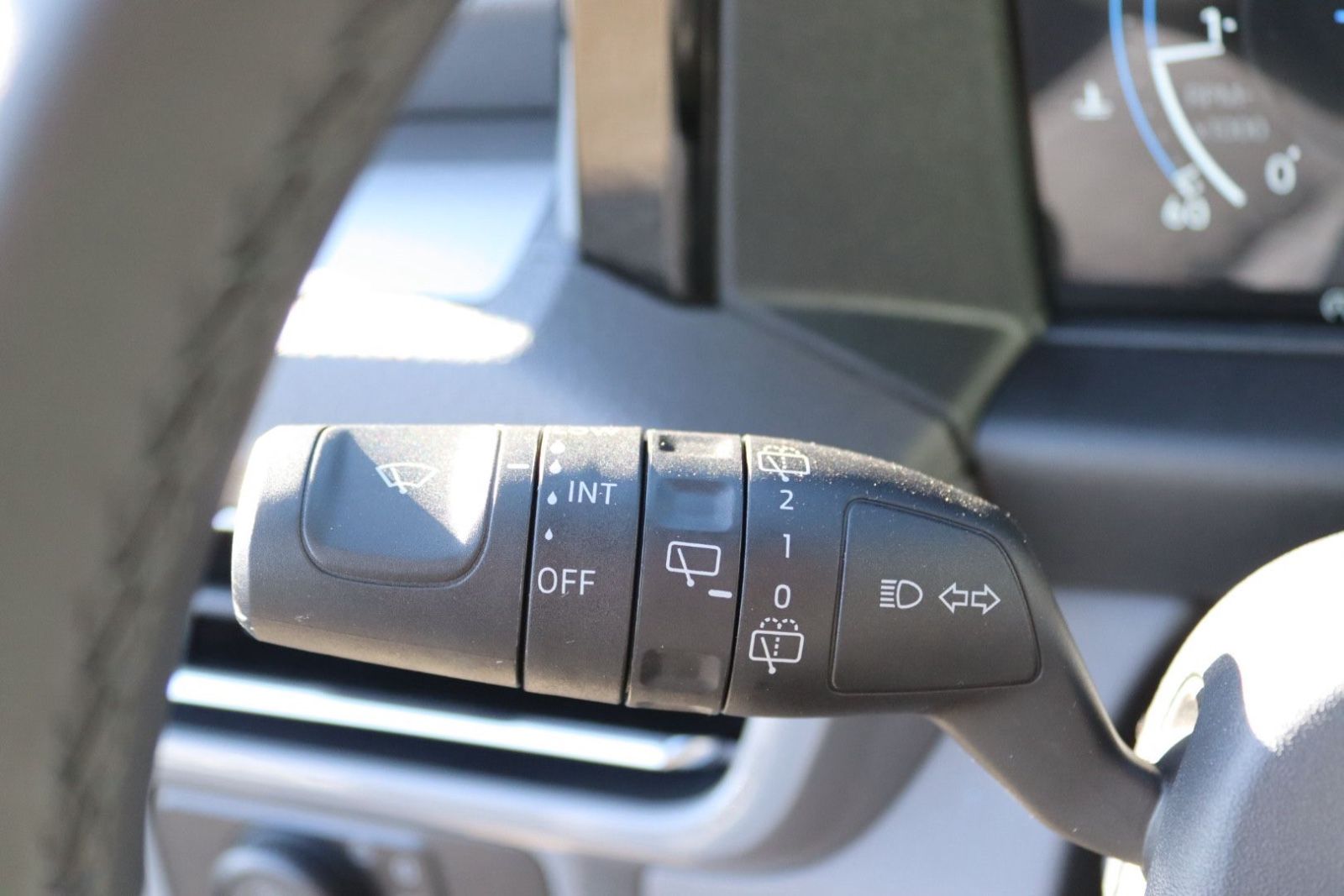 Fahrzeugabbildung Volkswagen T7 Kombi 5-Sitzer LED Kamera Navi Sitzh. kurz N1