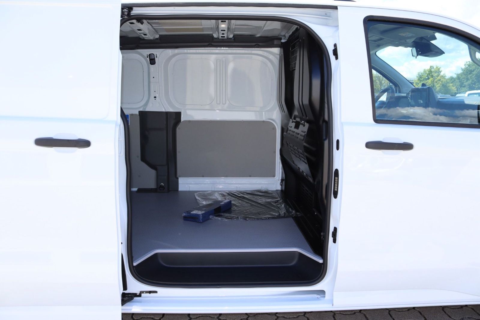 Fahrzeugabbildung Volkswagen T7 Transporter Kasten Aut Lang Sitzh LED Carplay