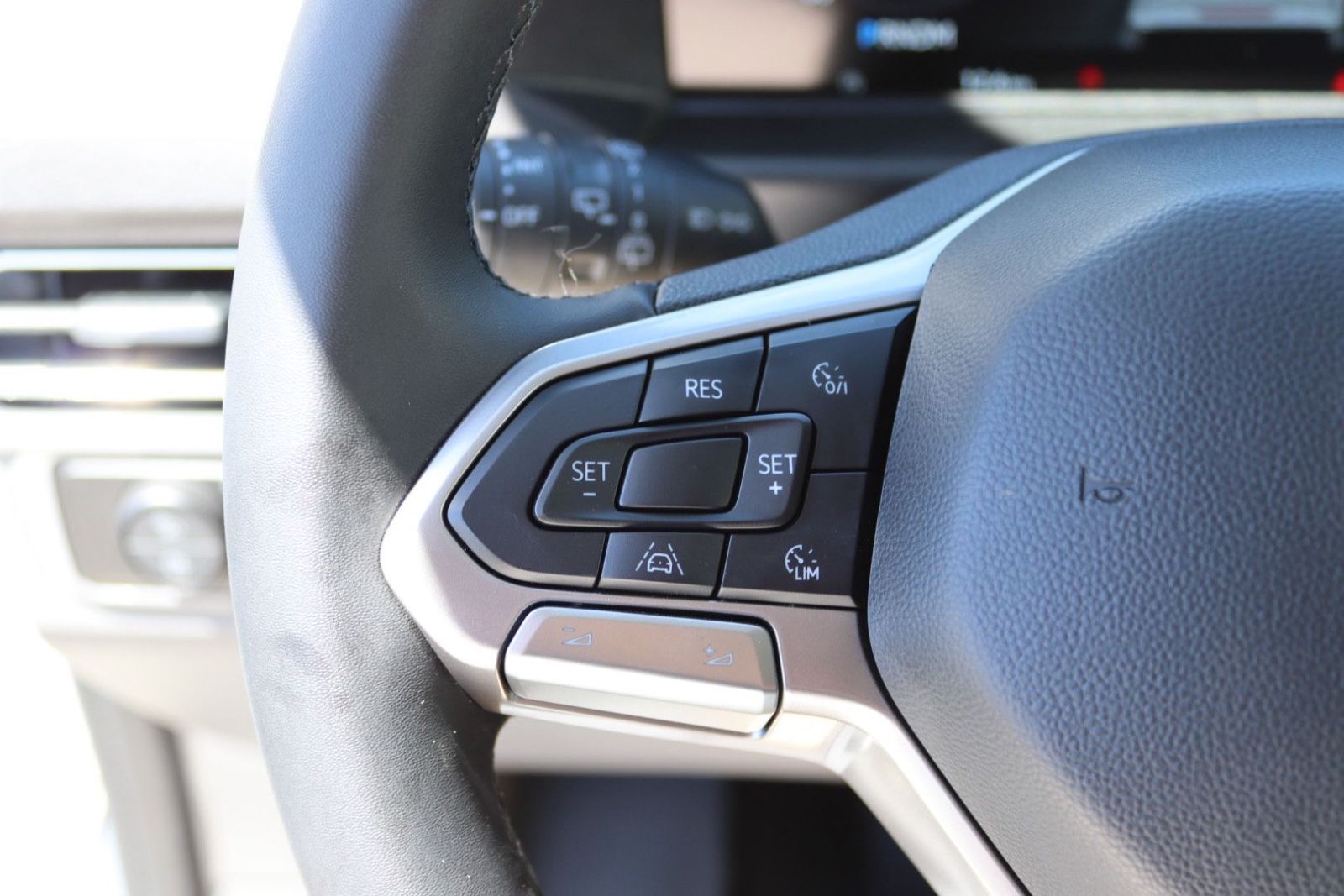 Fahrzeugabbildung Volkswagen T7 Transporter Kasten Aut Lang Sitzh LED Carplay