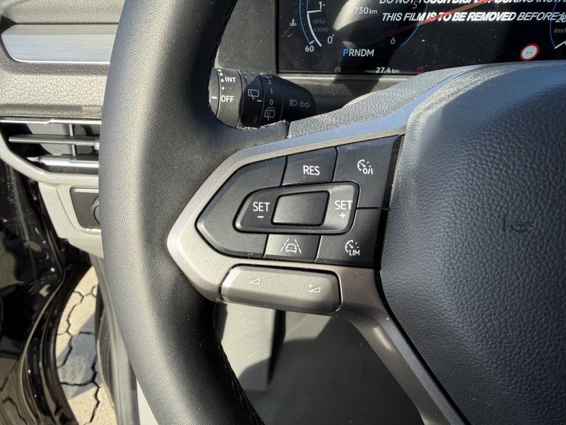Fahrzeugabbildung Volkswagen T7 Kombi 6-Sitzer 2xSchiebetüre lang LED Kamera