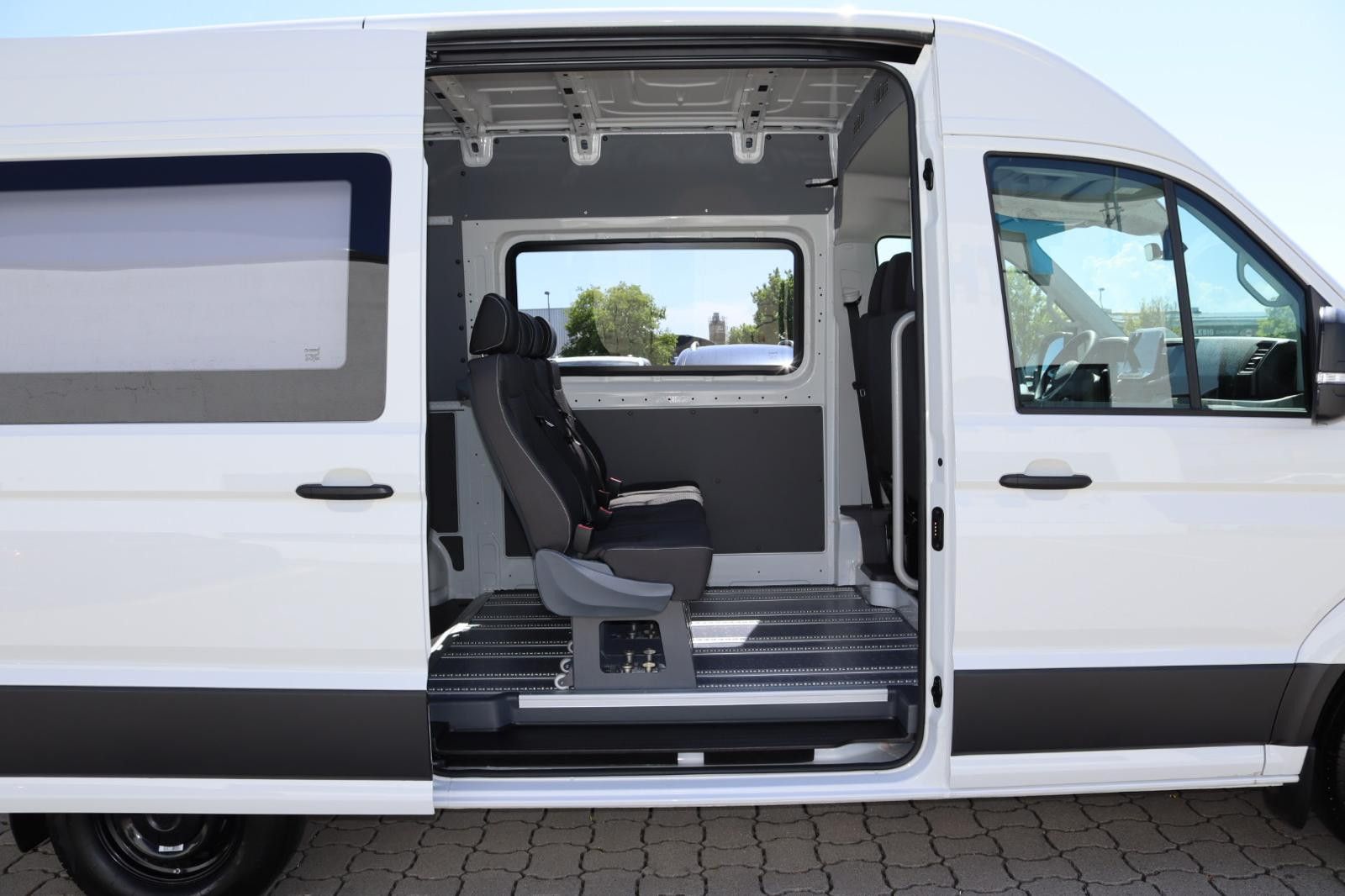Fahrzeugabbildung Volkswagen Crafter Kasten Kasten 35 mittellang Hoch 7-Sitze