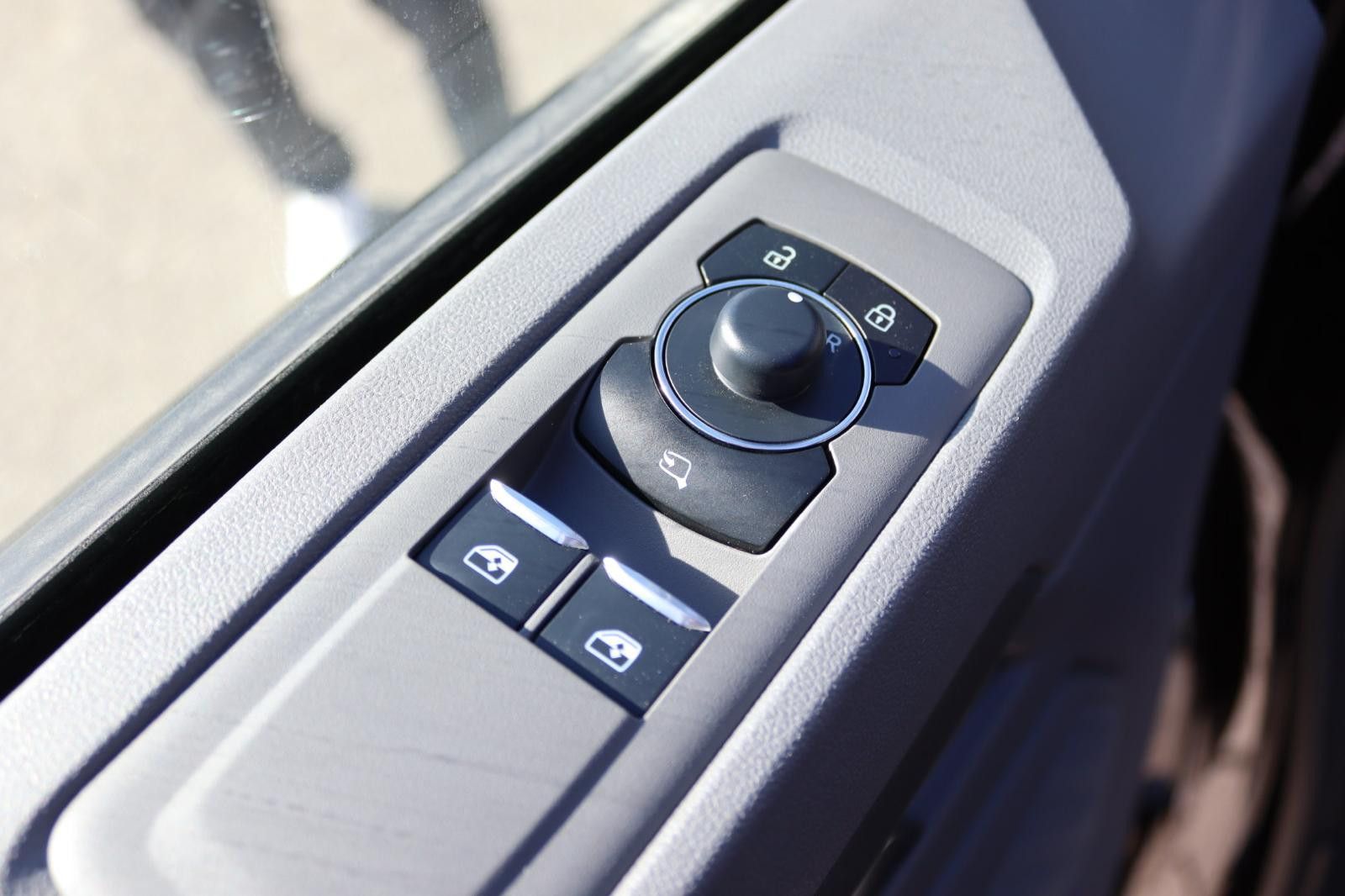 Fahrzeugabbildung Volkswagen T7 Caravelle Style 4MOTION Lang 170PS IQ 9-Sitze