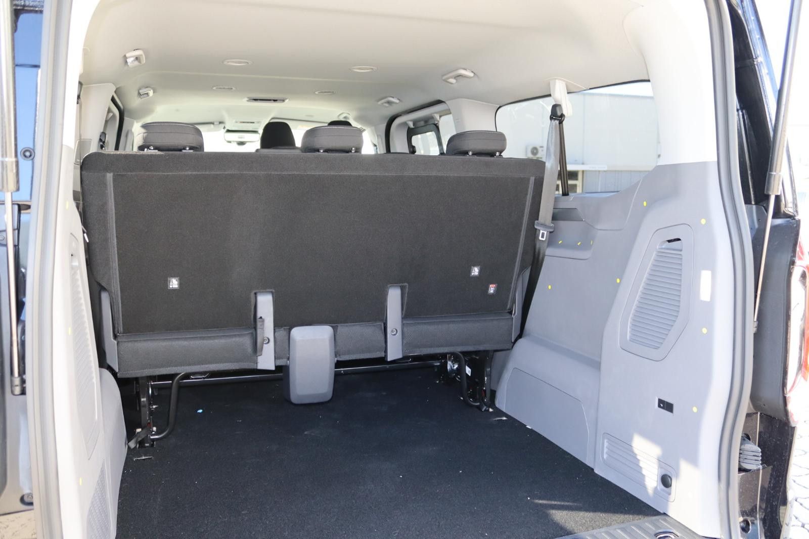 Fahrzeugabbildung Volkswagen T7 Caravelle Style 4MOTION Lang 170PS IQ 9-Sitze