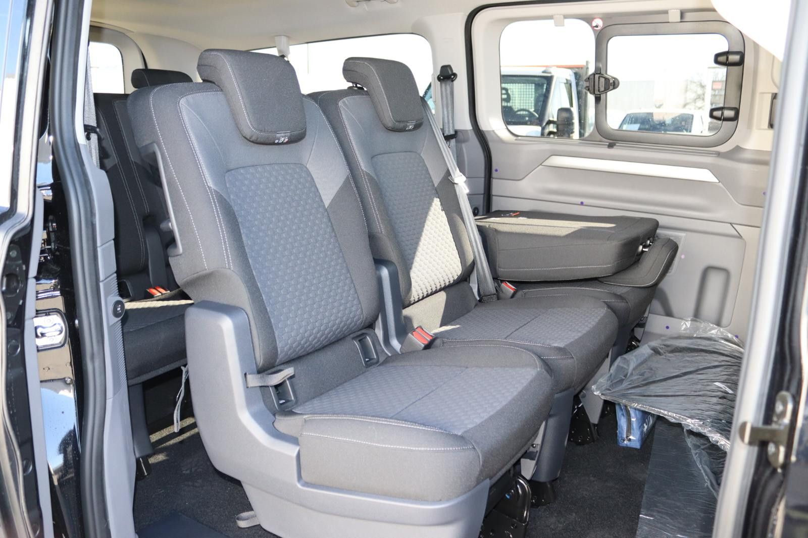 Fahrzeugabbildung Volkswagen T7 Caravelle Style 4MOTION Lang 170PS IQ 9-Sitze