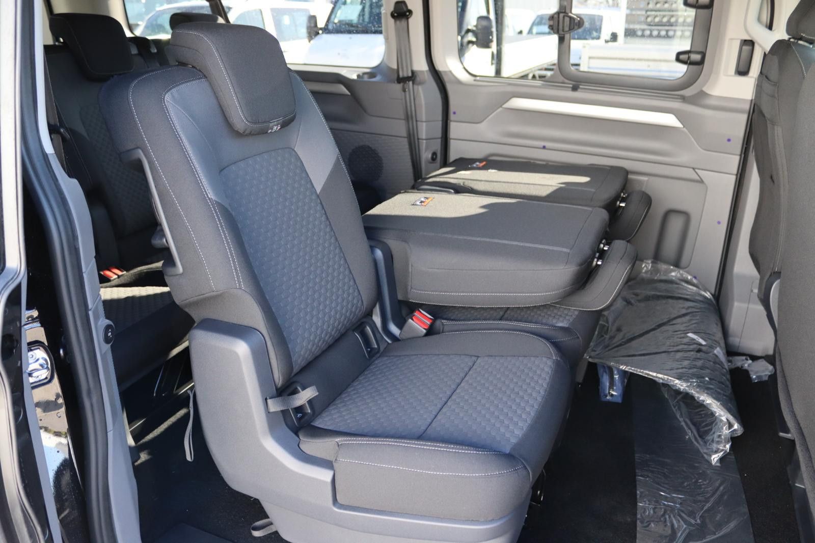 Fahrzeugabbildung Volkswagen T7 Caravelle Style 4MOTION Lang 170PS IQ 9-Sitze