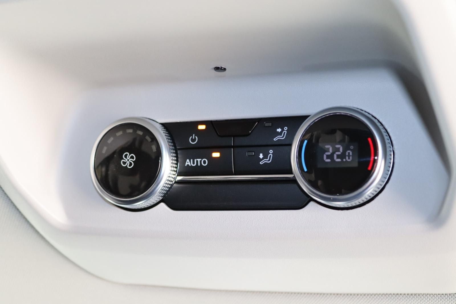 Fahrzeugabbildung Volkswagen T7 Caravelle Style 4MOTION Lang 170PS IQ 9-Sitze