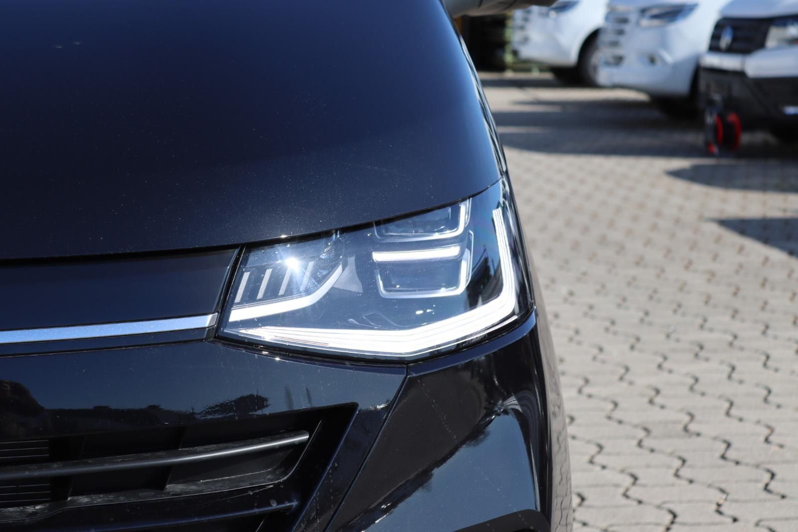 Fahrzeugabbildung Volkswagen T7 Caravelle Style 4MOTION Lang 170PS IQ 9-Sitze