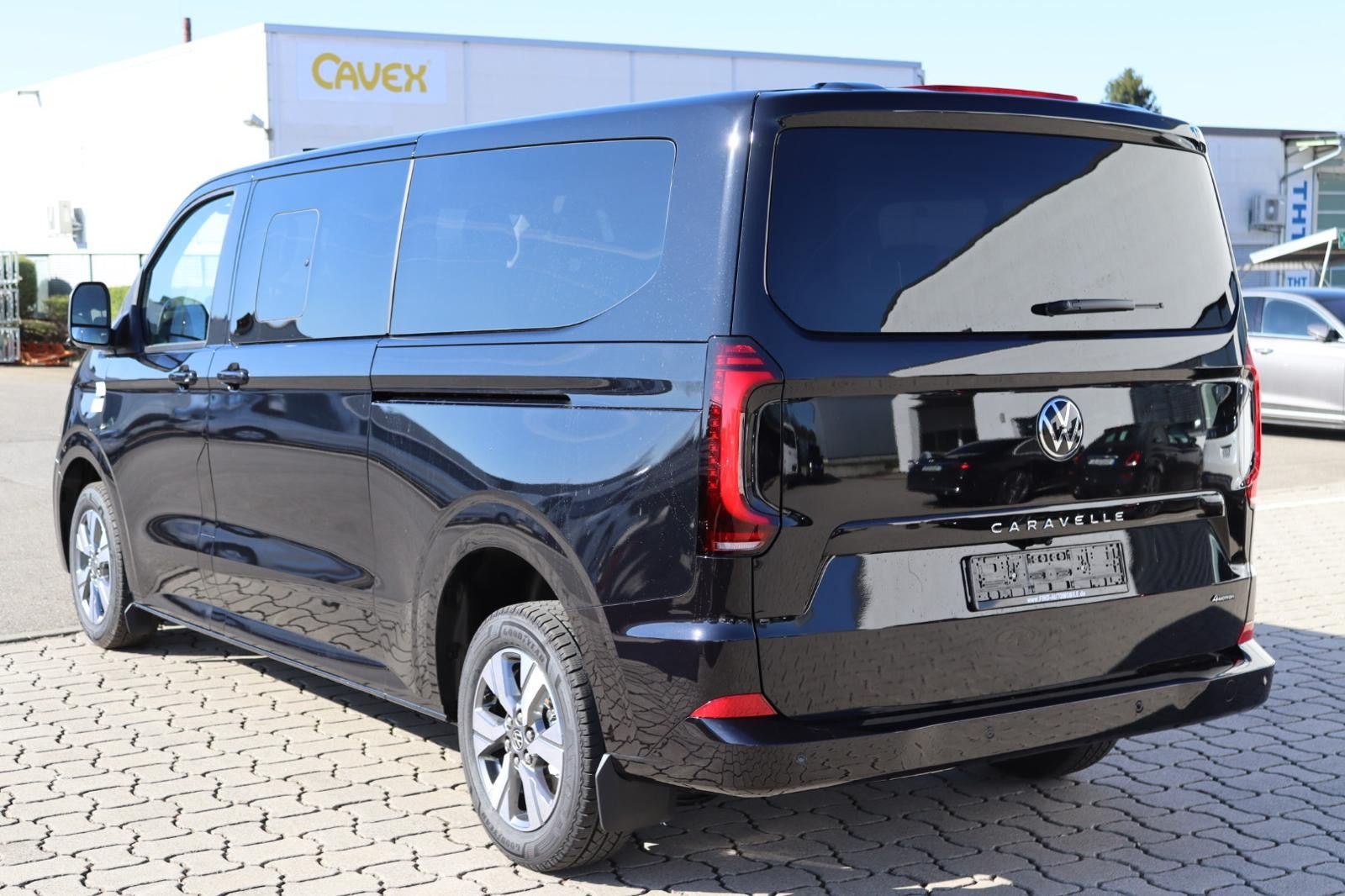 Fahrzeugabbildung Volkswagen T7 Caravelle Style 4MOTION Lang 170PS IQ 9-Sitze