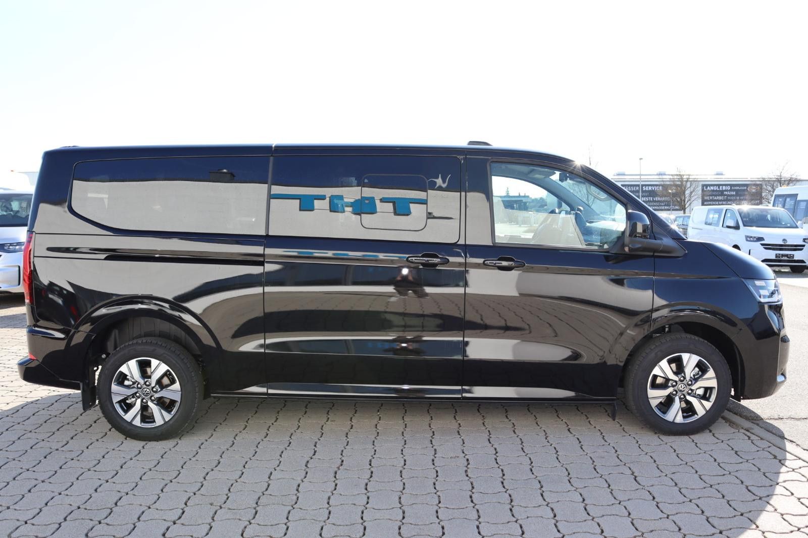 Fahrzeugabbildung Volkswagen T7 Caravelle Style 4MOTION Lang 170PS IQ 9-Sitze