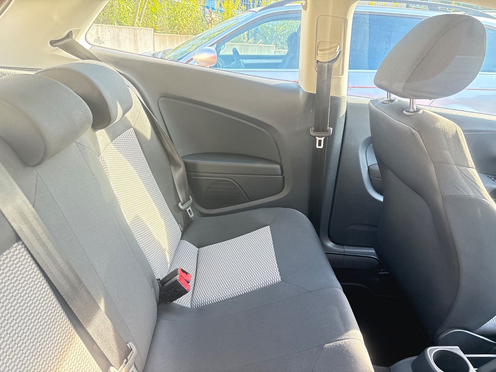 Fahrzeugabbildung Volkswagen Polo V Trendline