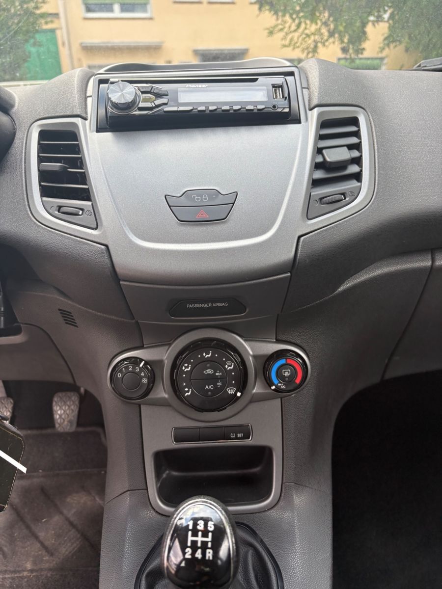 Fahrzeugabbildung Ford Fiesta Ambiente Klima