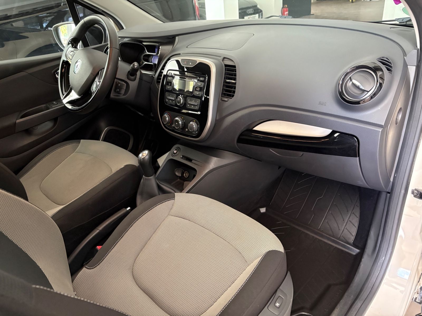 Fahrzeugabbildung Renault Captur Dynamique Sitzheizung