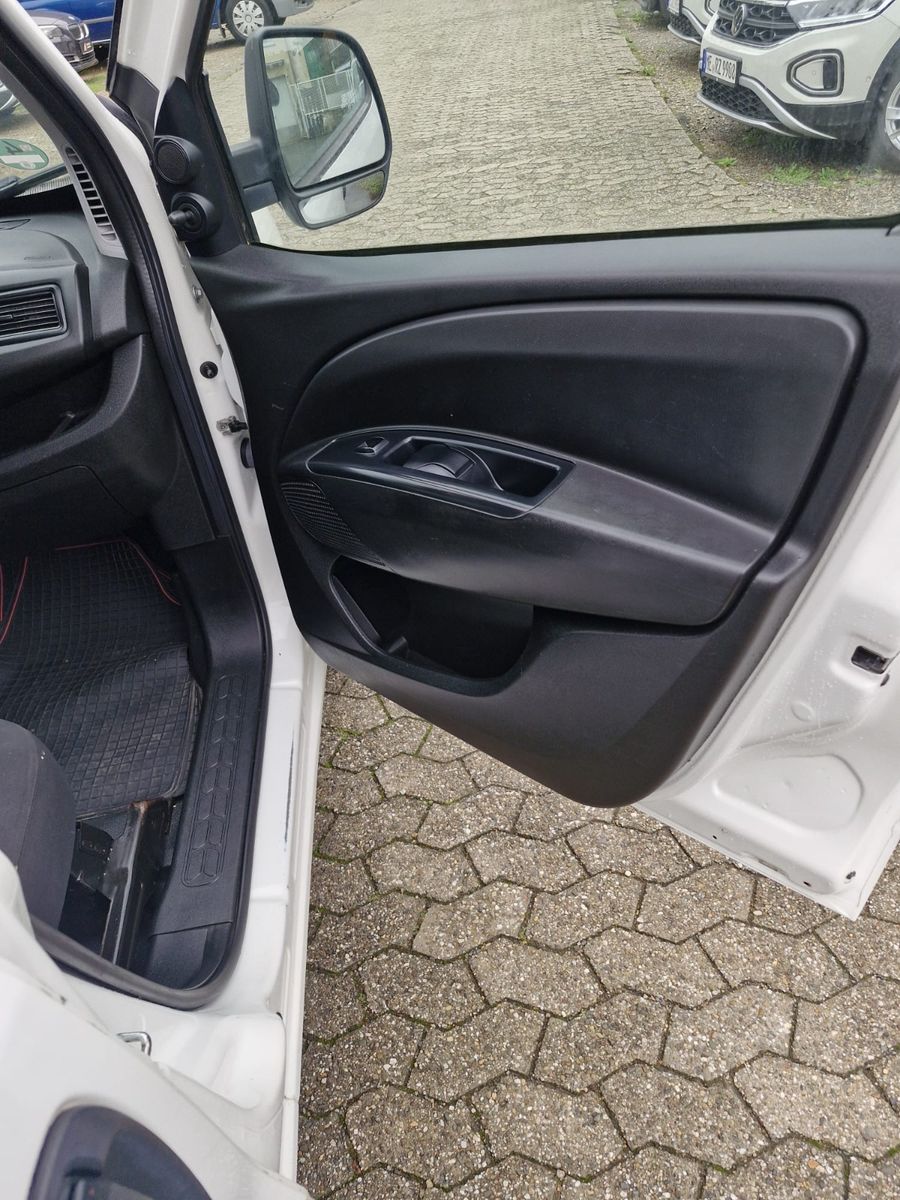Fahrzeugabbildung Opel Combo D Kasten L2H1 2,4t