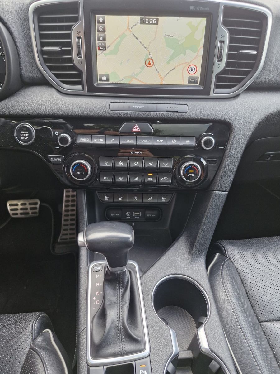 Fahrzeugabbildung Kia Sportage GT-Line 4WD Panorama Leder AHK abnehmb.