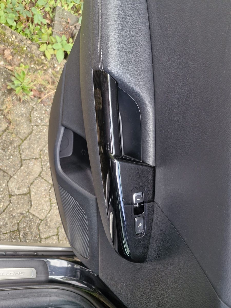 Fahrzeugabbildung Kia Sportage GT-Line 4WD Panorama Leder AHK abnehmb.
