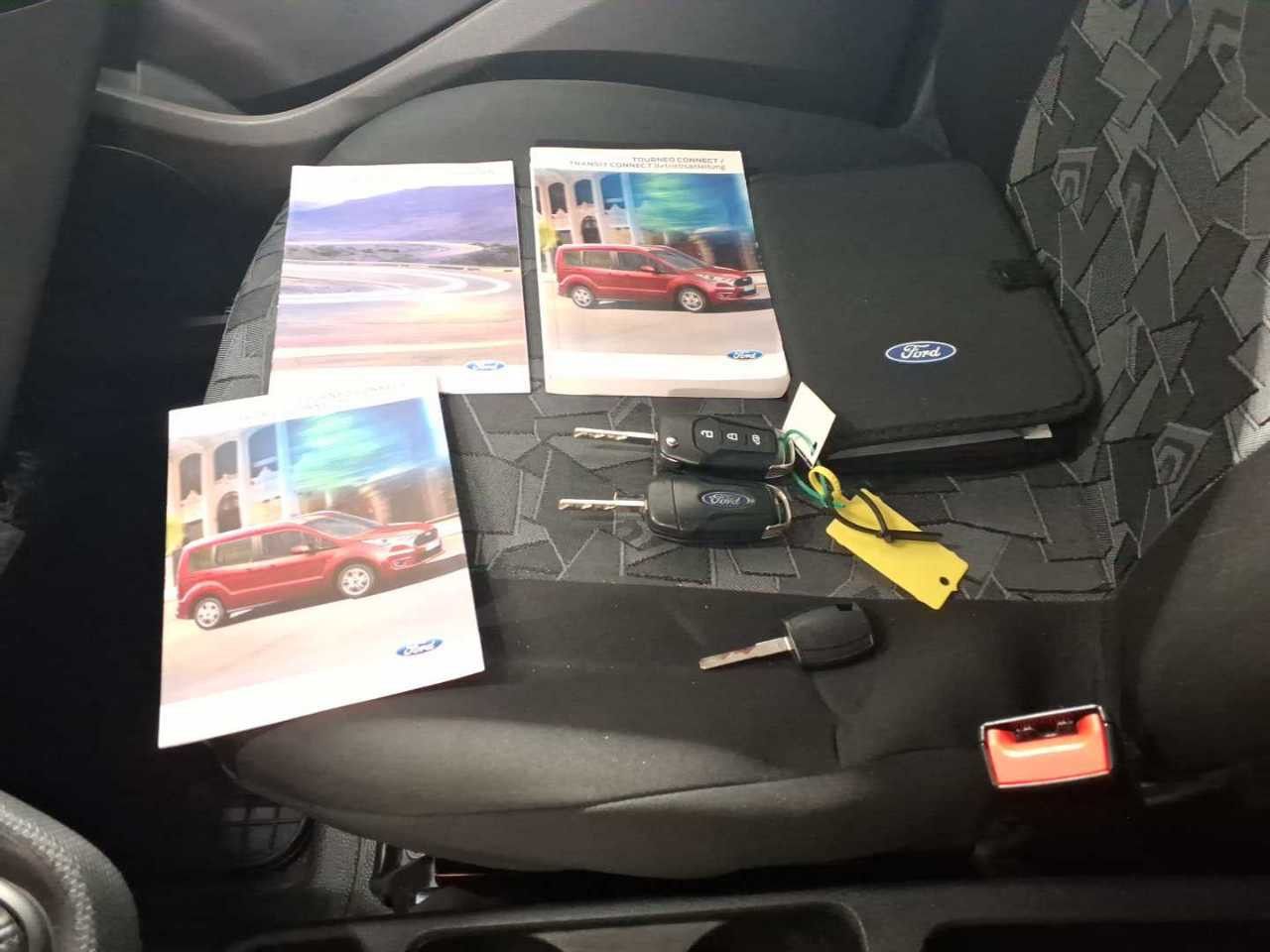 Fahrzeugabbildung Ford Transit Connect Kasten Trend Kamera SORTIMO