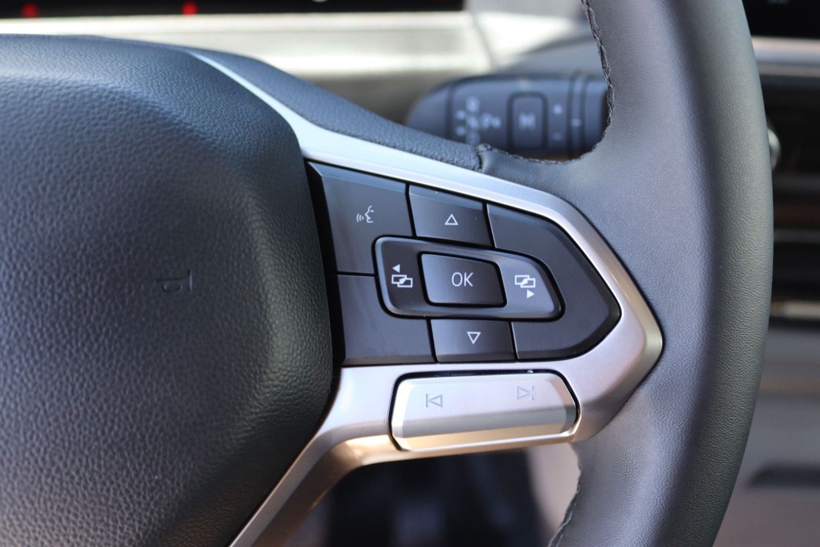 Fahrzeugabbildung Volkswagen T7 Transporter Kasten Aut Lang Sitzh LED Carplay
