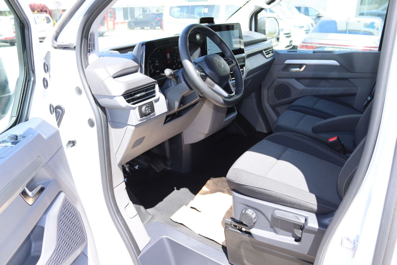 Fahrzeugabbildung Volkswagen T7 Transporter Kasten Aut Lang Sitzh LED Carplay