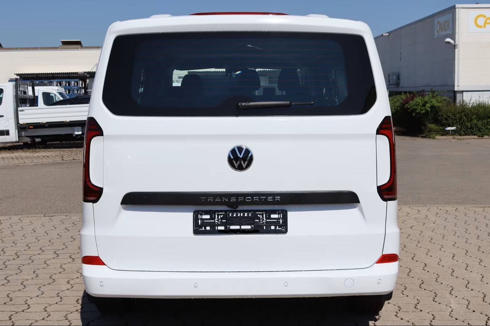 Fahrzeugabbildung Volkswagen T7 Kombi 6-Sitzer 2xSchiebetüre lang LED Kamera