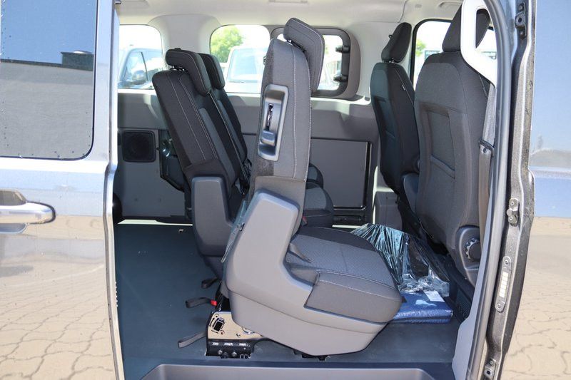 Fahrzeugabbildung Volkswagen T7 Kombi 5-Sitzer LED Kamera Navi Sitzh. lang N1