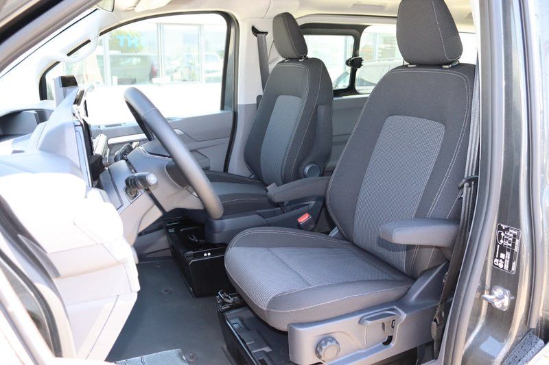 Fahrzeugabbildung Volkswagen T7 Kombi 5-Sitzer LED Kamera Navi Sitzh. lang N1