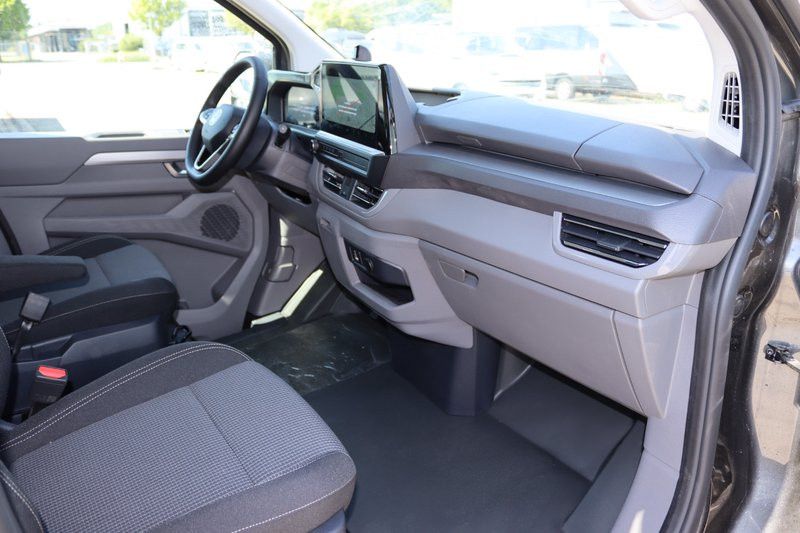Fahrzeugabbildung Volkswagen T7 Kombi 5-Sitzer LED Kamera Navi Sitzh. lang N1