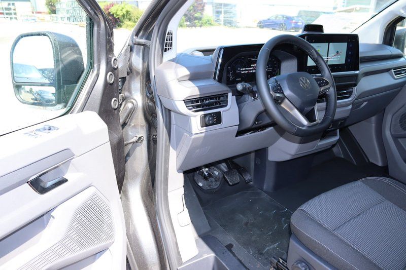 Fahrzeugabbildung Volkswagen T7 Kombi 5-Sitzer LED Kamera Navi Sitzh. lang N1