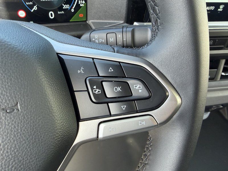 Fahrzeugabbildung Volkswagen T7 Kombi 6-Sitzer 2xSchiebetüre lang LED Kamera
