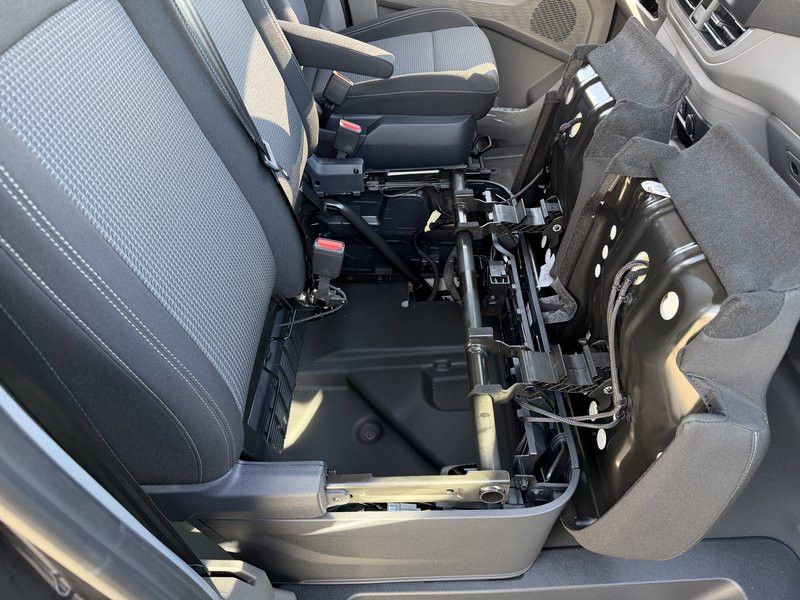 Fahrzeugabbildung Volkswagen T7 Kombi 6-Sitzer 2xSchiebetüre lang LED Kamera