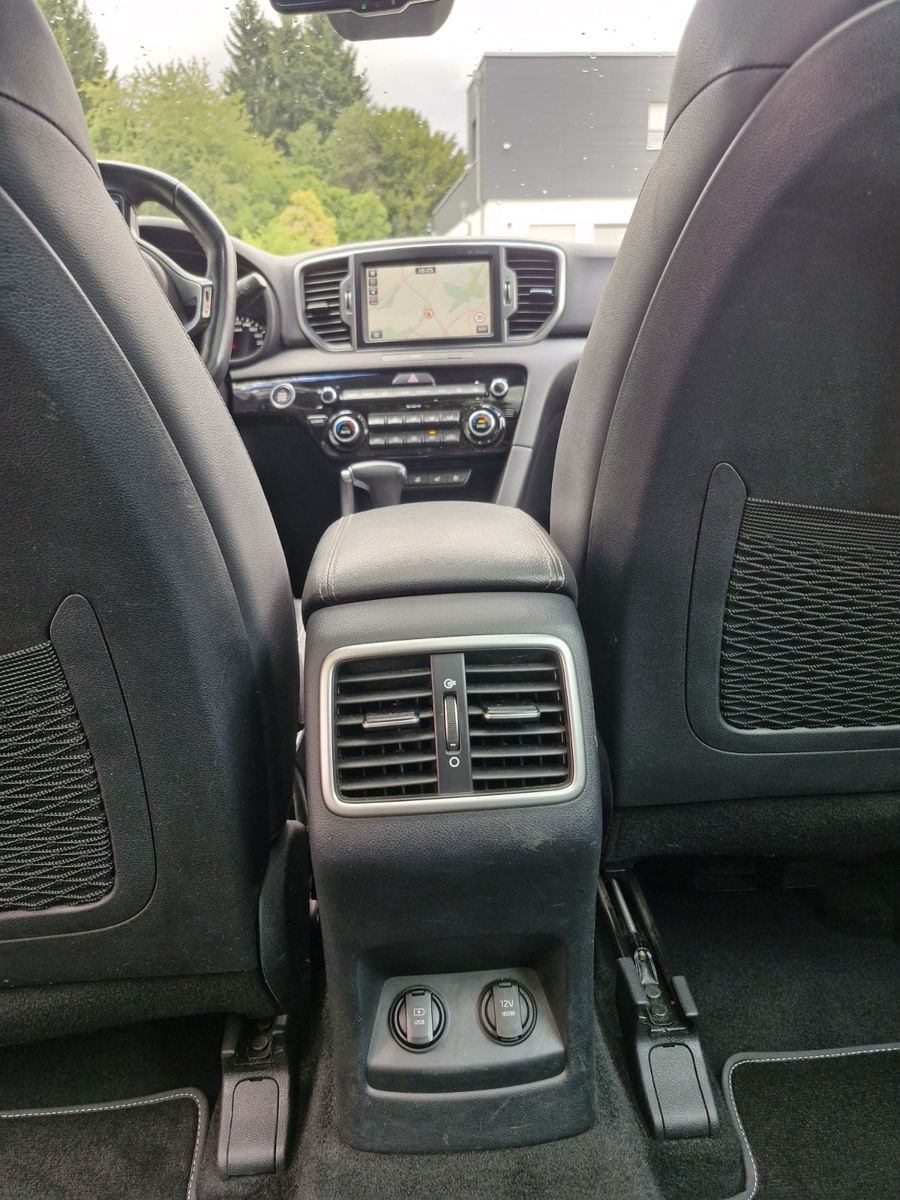 Fahrzeugabbildung Kia Sportage GT-Line 4WD Panorama Leder AHK abnehmb.