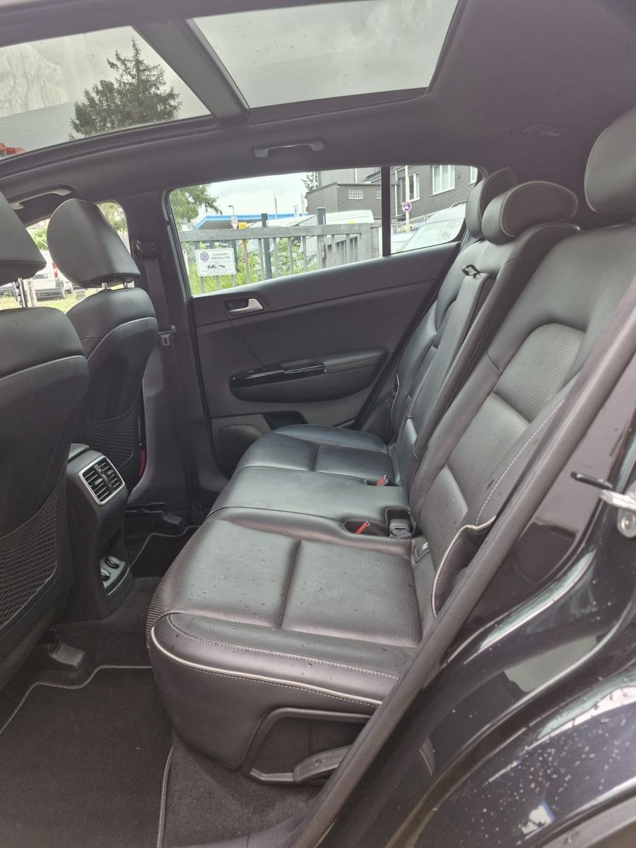 Fahrzeugabbildung Kia Sportage GT-Line 4WD Panorama Leder AHK abnehmb.