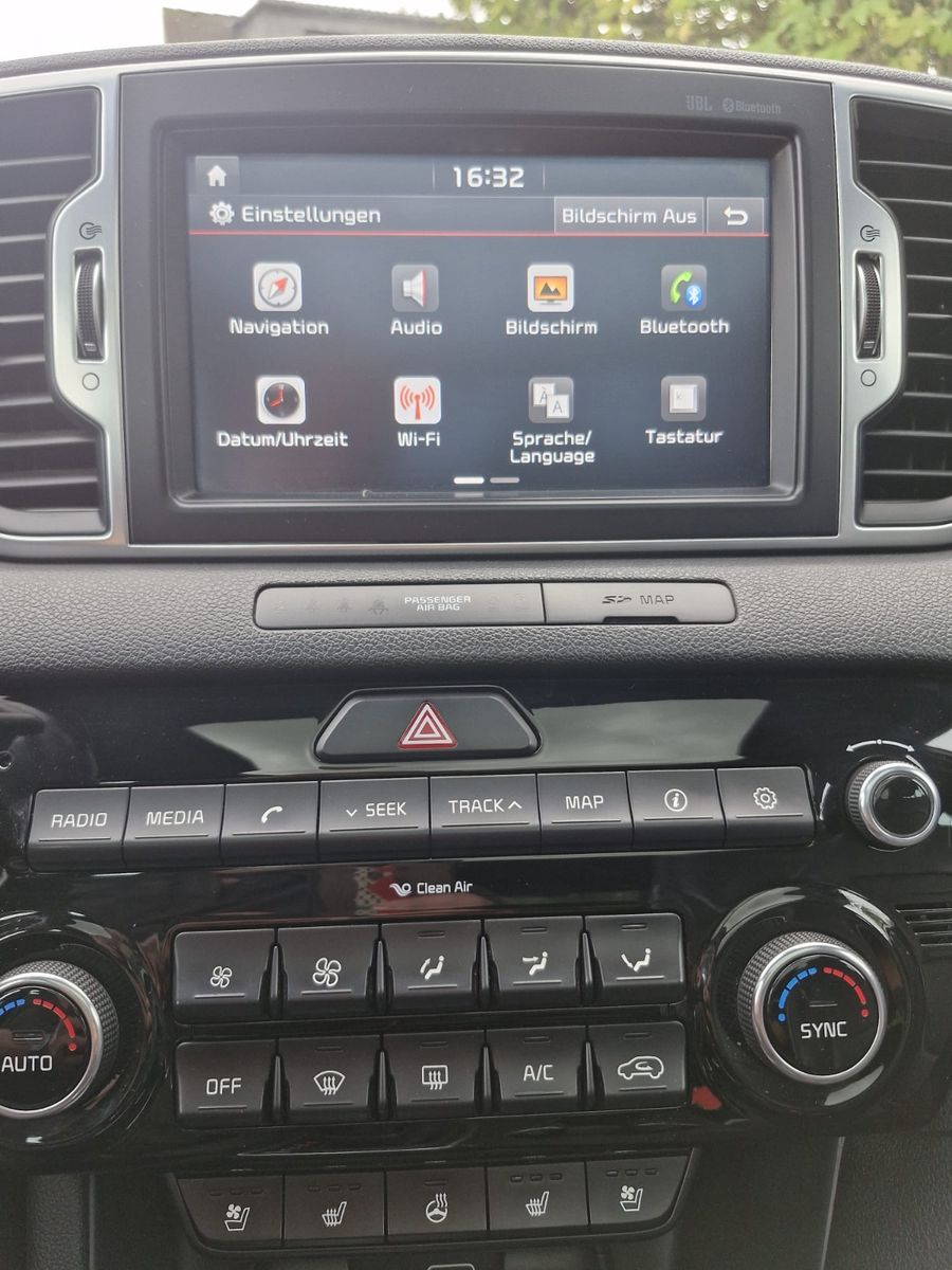 Fahrzeugabbildung Kia Sportage GT-Line 4WD Panorama Leder AHK abnehmb.
