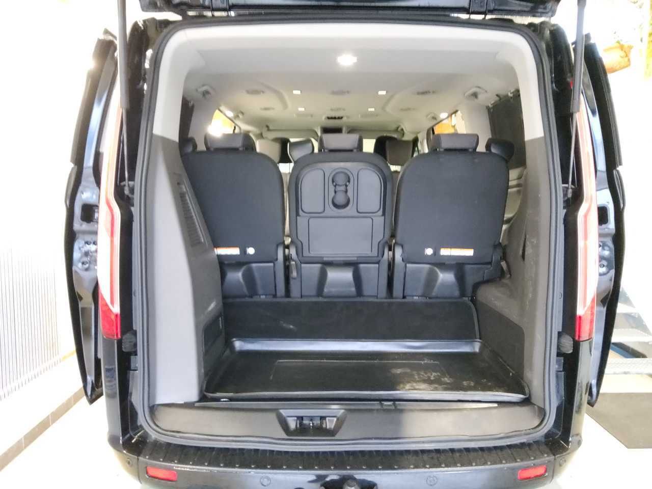 Fahrzeugabbildung Ford Tourneo Custom 320 L1 Tourneo Titanium Navi