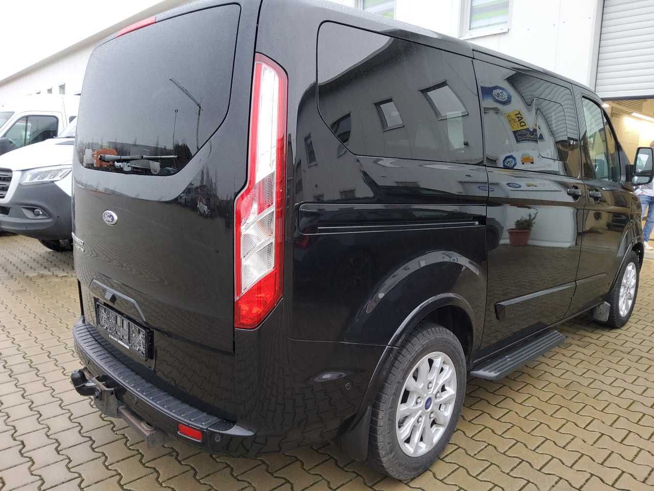 Fahrzeugabbildung Ford Tourneo Custom 320 L1 Tourneo Titanium Navi