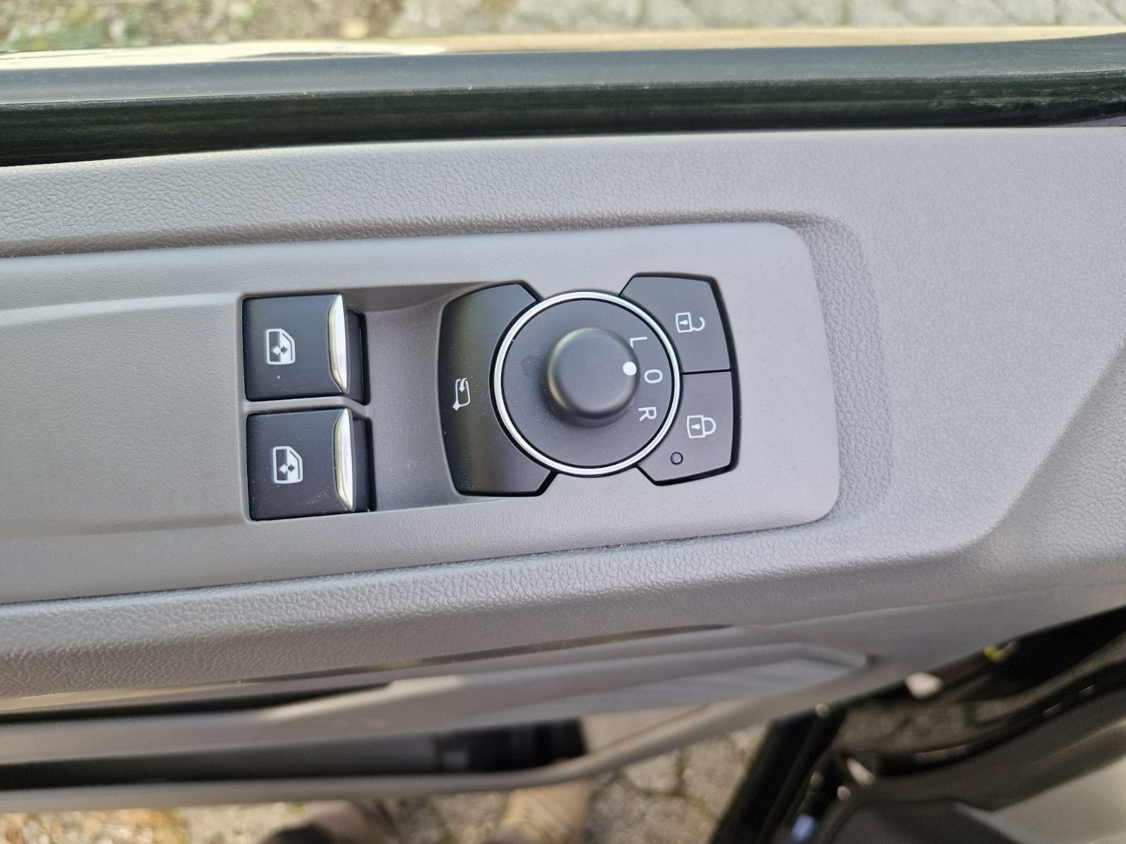 Fahrzeugabbildung Volkswagen T7 Transporter Kasten Aut Lang Sitzh LED Carplay