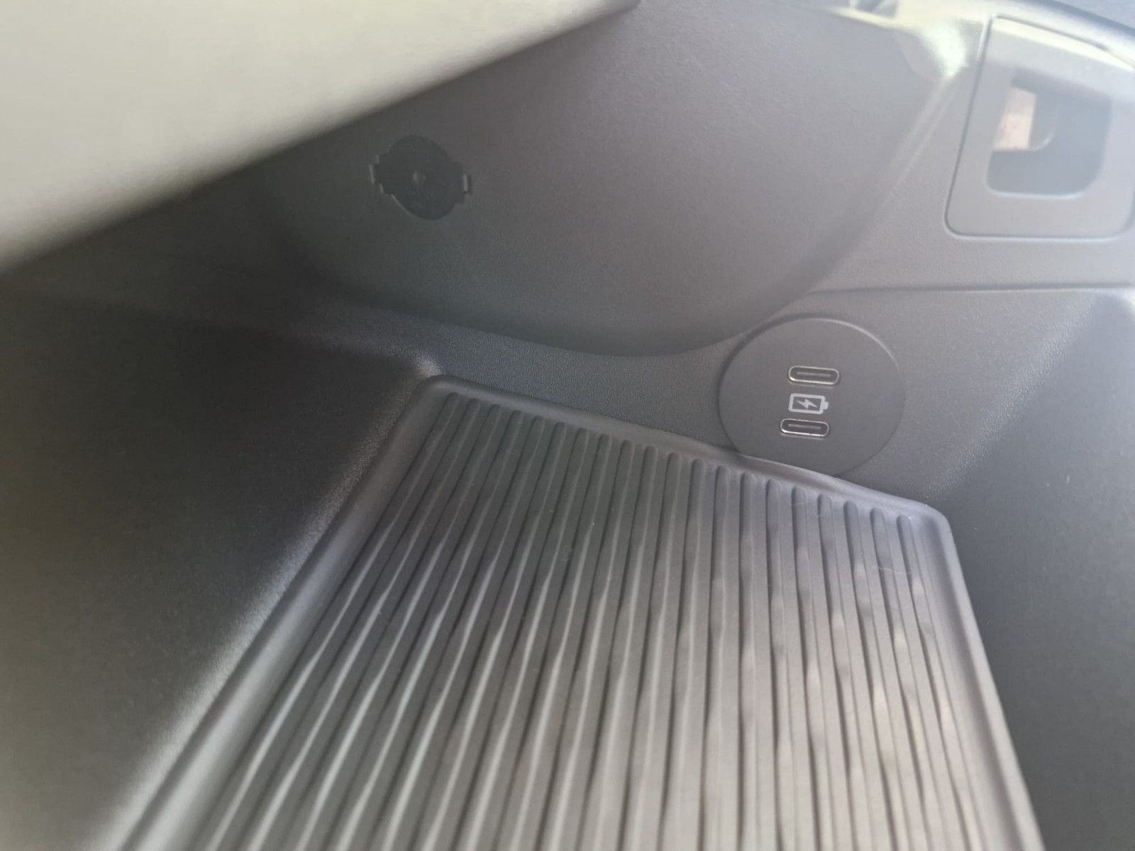 Fahrzeugabbildung Volkswagen T7 Transporter Kasten Aut Lang Sitzh LED Carplay