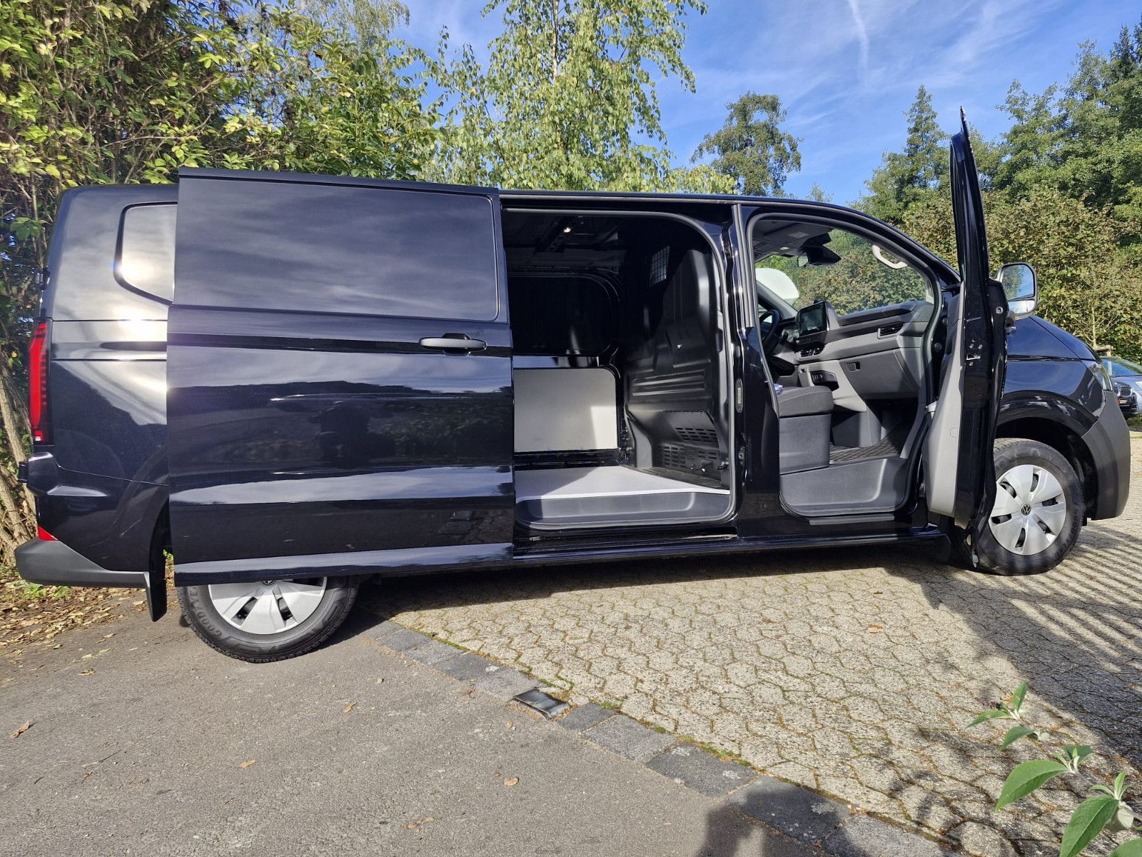 Fahrzeugabbildung Volkswagen T7 Transporter Kasten Aut Lang Sitzh LED Carplay