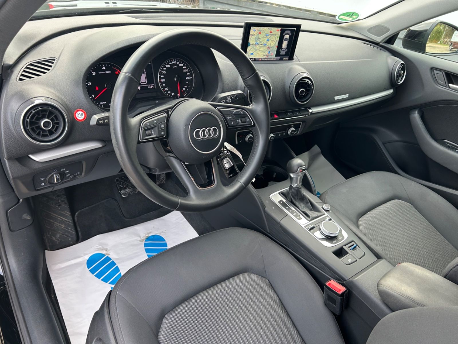 Fahrzeugabbildung Audi A3 Sportback 2.0 TDI Stronic Standheizung PDCv+h