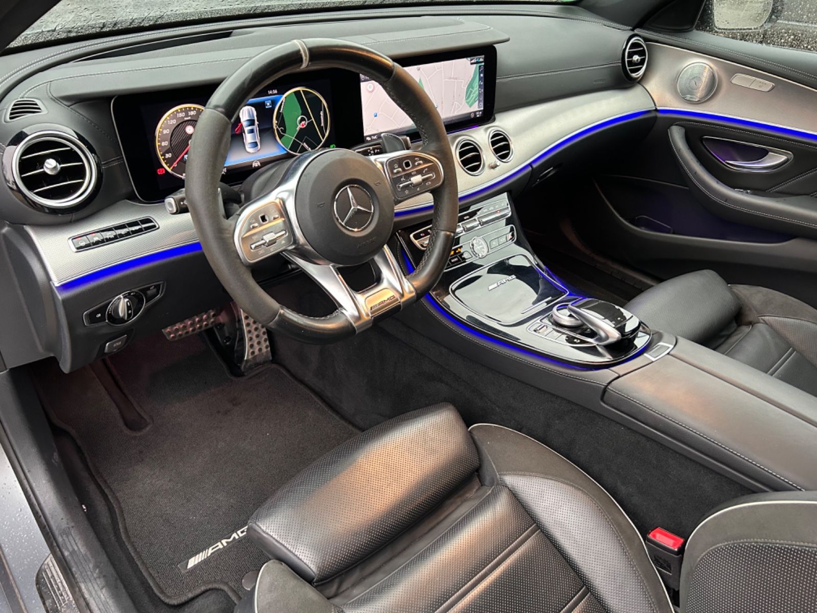 Fahrzeugabbildung Mercedes-Benz E 63 S AMG 4Matic+ HeadUP Burmester 360° LED ACC